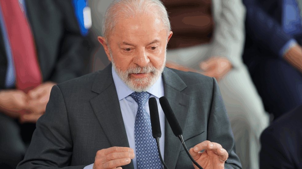 Presidente Lula falando