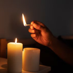 Itens são cruciais para enfrentar imprevistos durante cortes de energia — Foto: Freepik / Creative Commons
