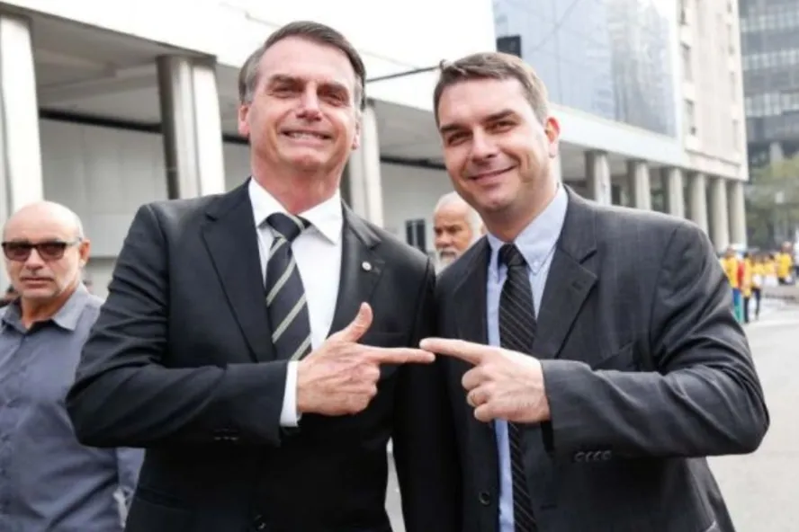 Ibovespa recua após rumor sobre Flávio Bolsonaro em 2026