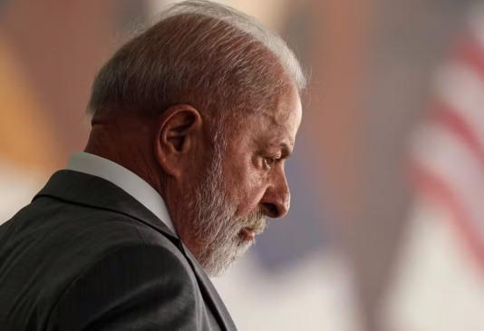 Lula: presidente se reuniu com Weverton Rocha; governo corre contra o tempo para alinhar conversas com senadores a tempo de sabatina, prevista para dia 10 — Foto: Marcelo Camargo/Agência Brasil


