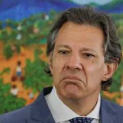 "Taxei mesmo e estou feliz", diz Haddad sobre apelido