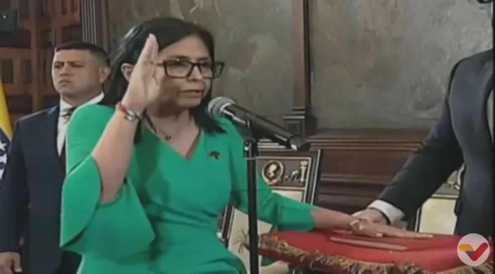 Delcy Rodríguez toma posse como presidente interina da Venezuela após captura de Nicolás Maduro  • VTV via Reuters

