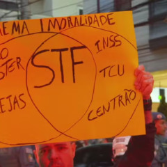 Manifestantes pedem transpar&ecirc;ncia em investiga&ccedil;&atilde;o no caso do Banco Master &mdash; Foto: GloboNews

