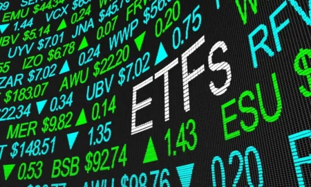 ETFs de Bitcoin enfrentam resgates significativos em meio à pressão do mercado